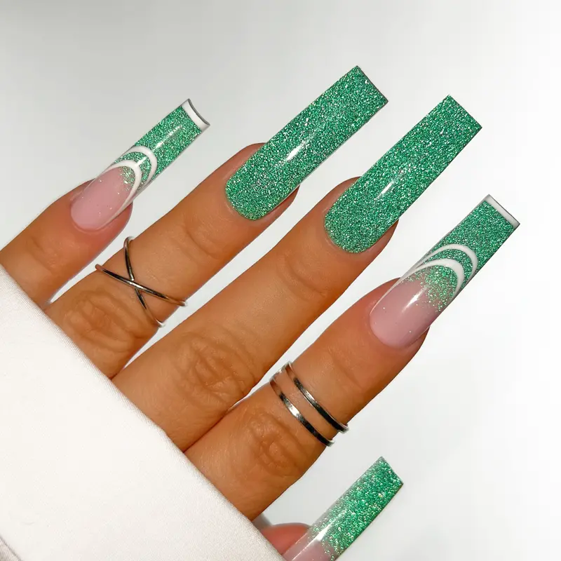 Apple-Tone Nail Lacquer – Crisp & Vibrant 1
