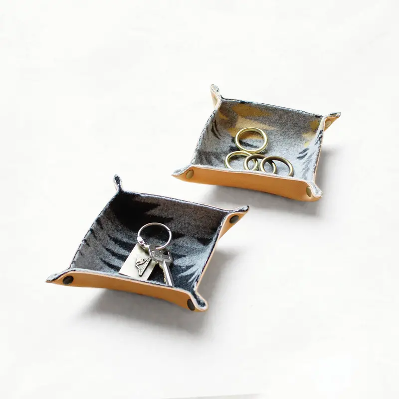 Leather Tray Kit With Authentic Pendleton® Wool Liner 1