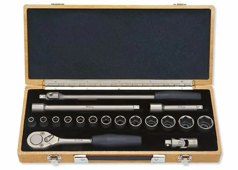 Titanium Penta-Drive 18-Piece 6-Point Metric Socket Set (8–27 Mm) 1